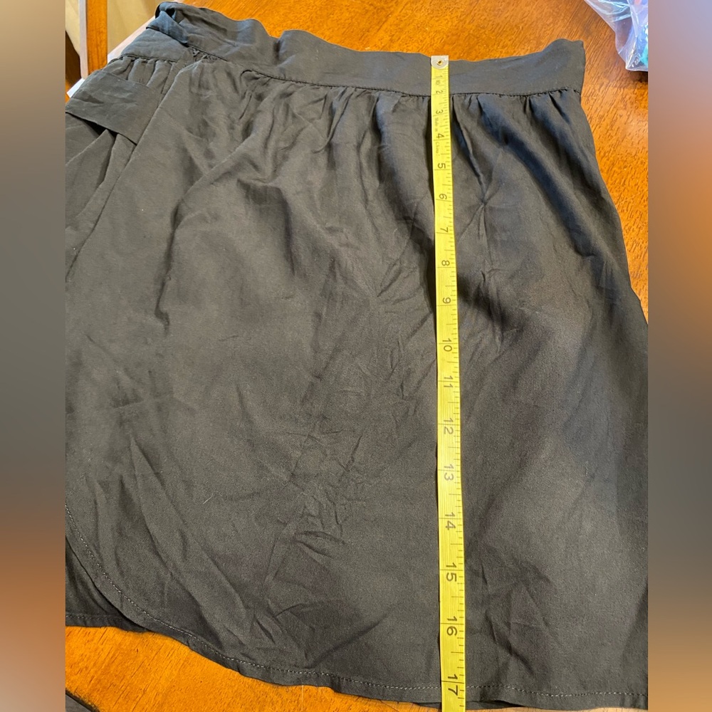 Shore‎ wrap skorts.  NWT. Black wrap around. Size large. - Picture 8 of 9